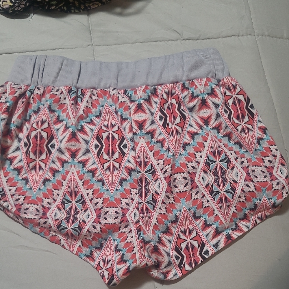 Colorful Geometric Patterned Shorts - Picture 3 of 3